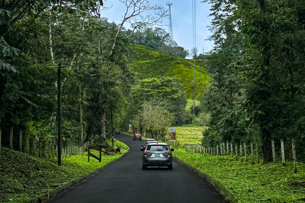 renting a car in costa rica